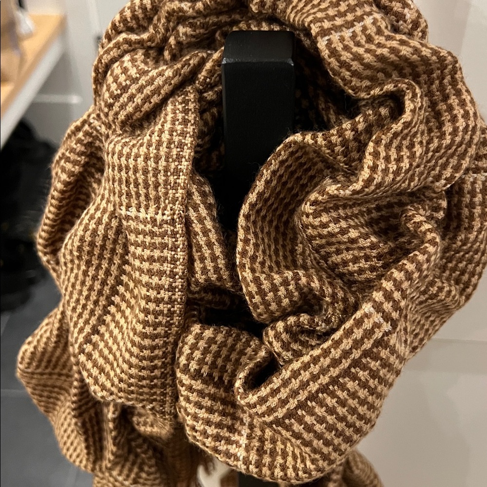 Ralph Lauren brown&beige wool plaid scarf w/inner elastic & unfinished edges.